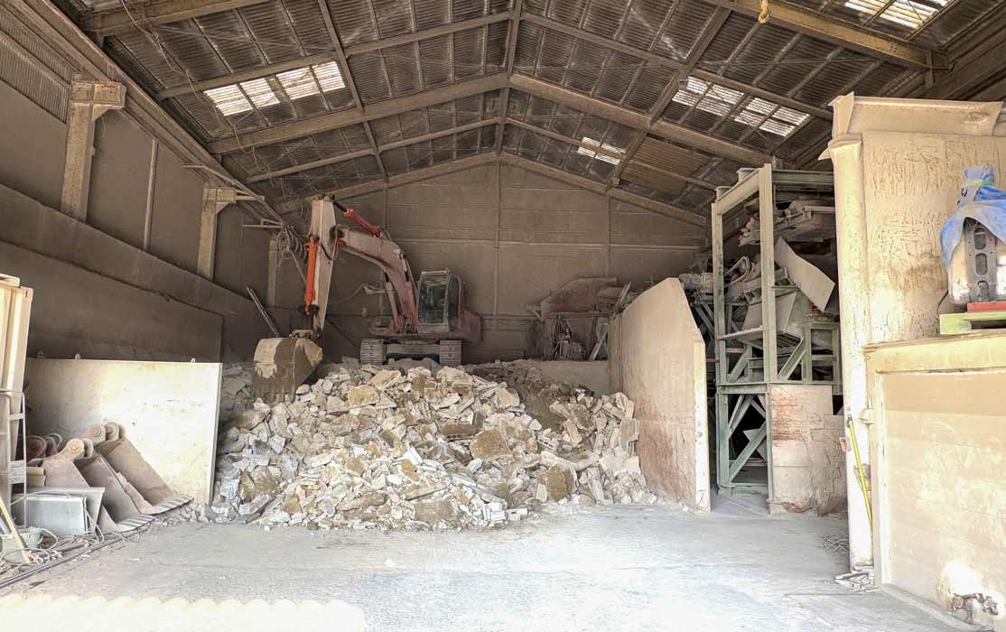 コンクリート・アスファルト・瓦・タイル等のがれき類